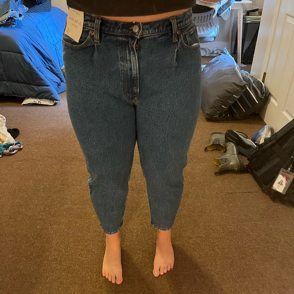 Abercrombie & Fitch Mom Jeans
